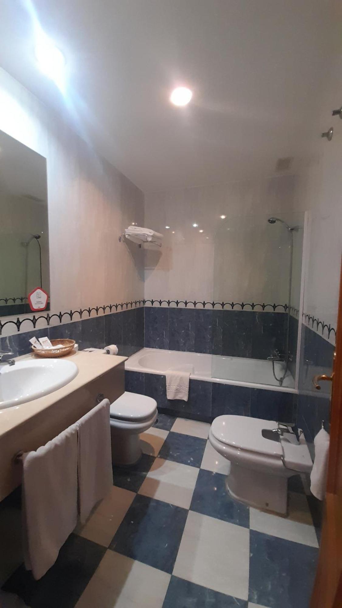 Hotel Las Moreras León Kültér fotó